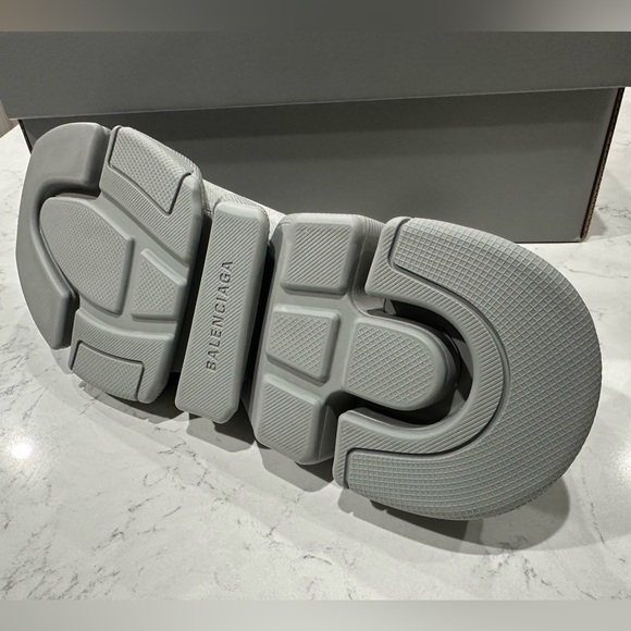 AUTHENTIC BALENCIAGA MEN'S SPEED 2.0 MONOCOLOR SNEAKER IN GREY, SIZE 10 - Picture 15 of 16